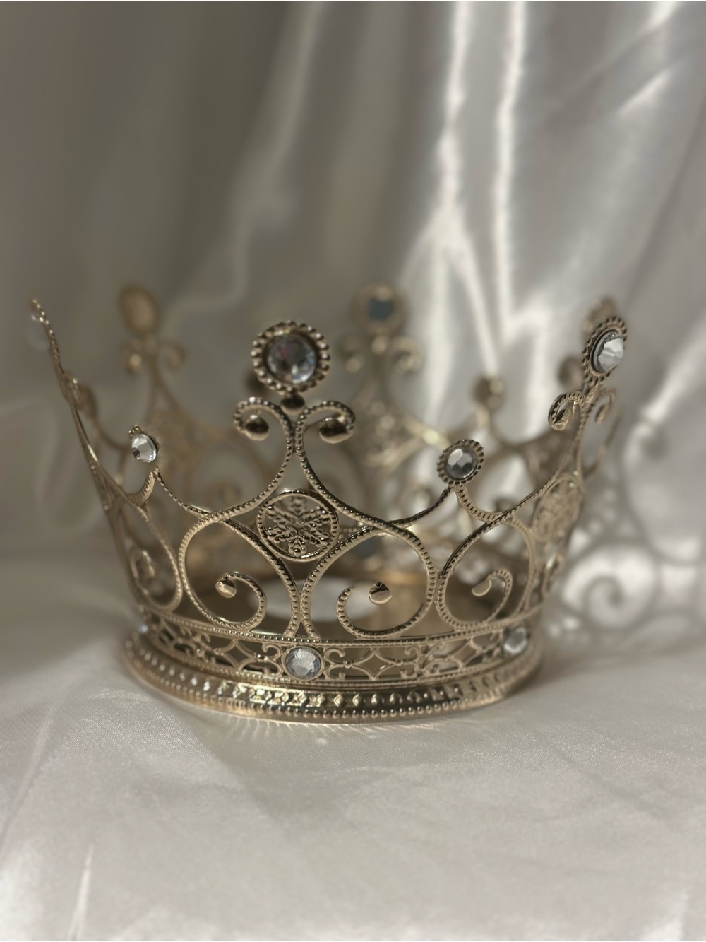 Limited Edition Bath & Body Works Gold Decorative Crown Candle Holder 3-wick
